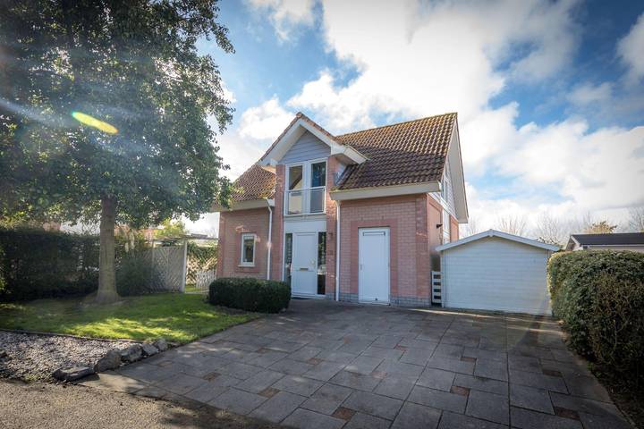 Vacation rental for 6 people, with Terrace and Yard