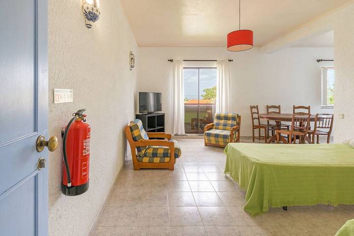 Apartamento para 4 personas, con piscina y jardín en Porto Covo