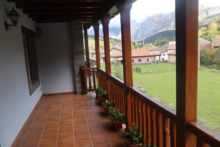 Casa rural para 10 personas, con vistas y balcón en Posada de Valdeón - 2
