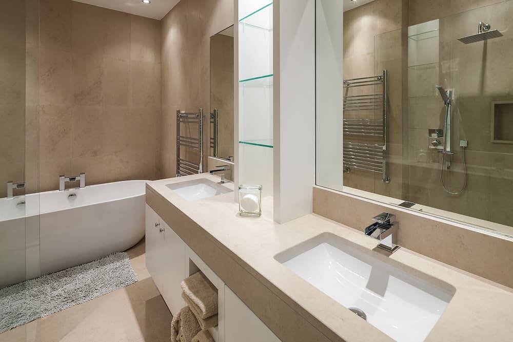 Wonderfully Stylish & Luxurious Villa, Heated Pool, Designer Interior in Quinta do Lago, Almancil