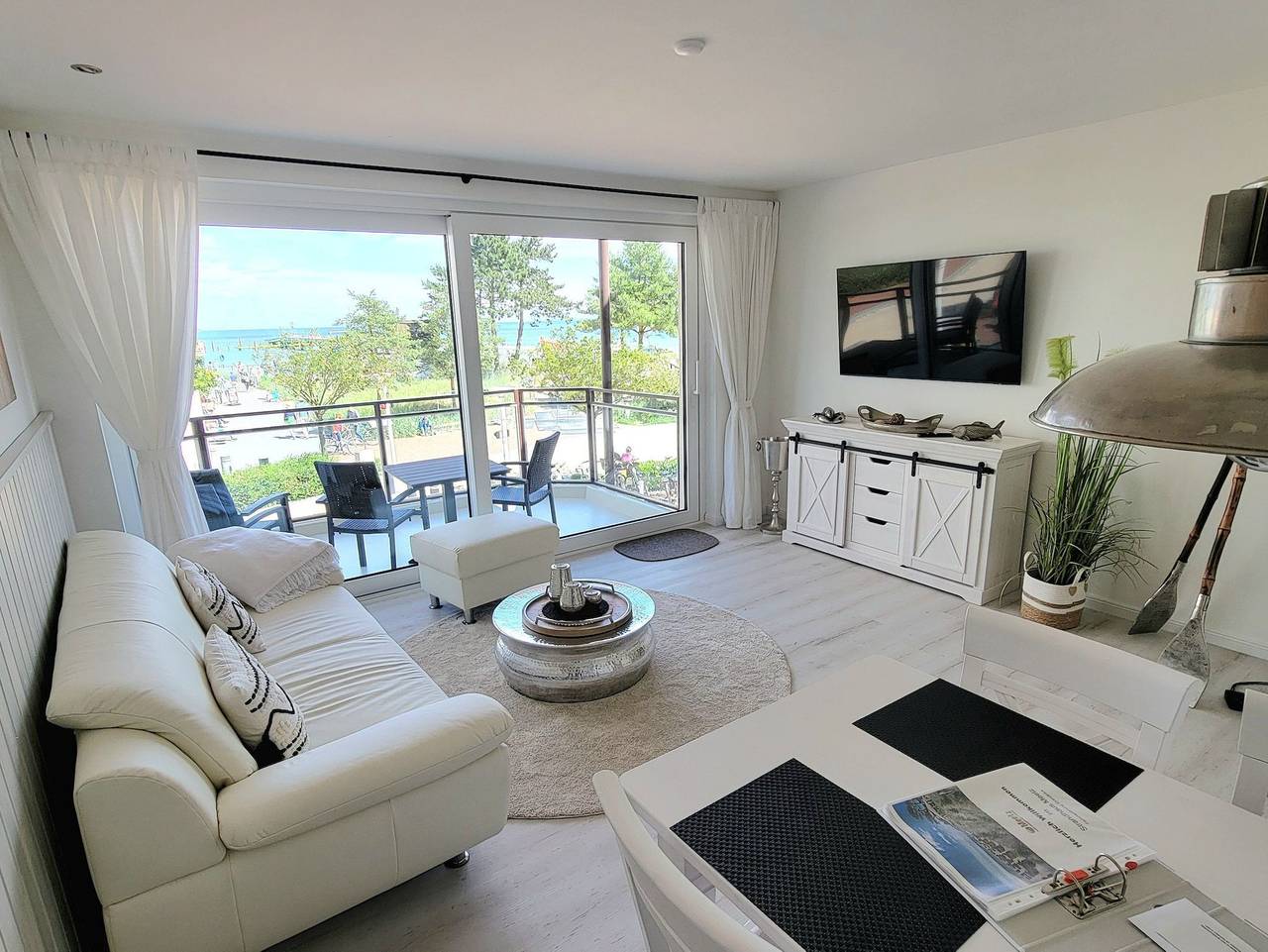 Ganze Ferienwohnung, Strandhaus Meetz - Strandblick 3Zi. 62qm Meerblick, 2xbalkon, 1. Og, o. Fahrst. in Scharbeutz, Ostholstein