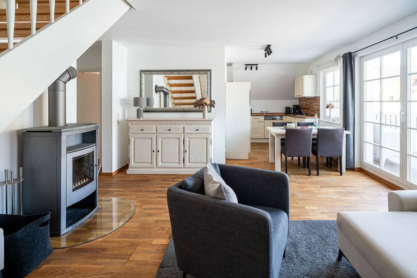 Ganze Wohnung, Ferienwohnung "Seerose" - im Obergeschoss ca. 75 m² für 2-4 Personen im Ortskern in Ahrenshoop, Fischland