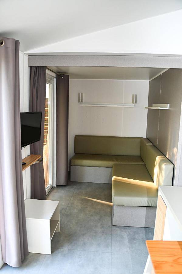 Location de vacances pour 2 personnes, avec terrasse et jacuzzi ainsi que jardin et piscine dans Colorado provençal - 3