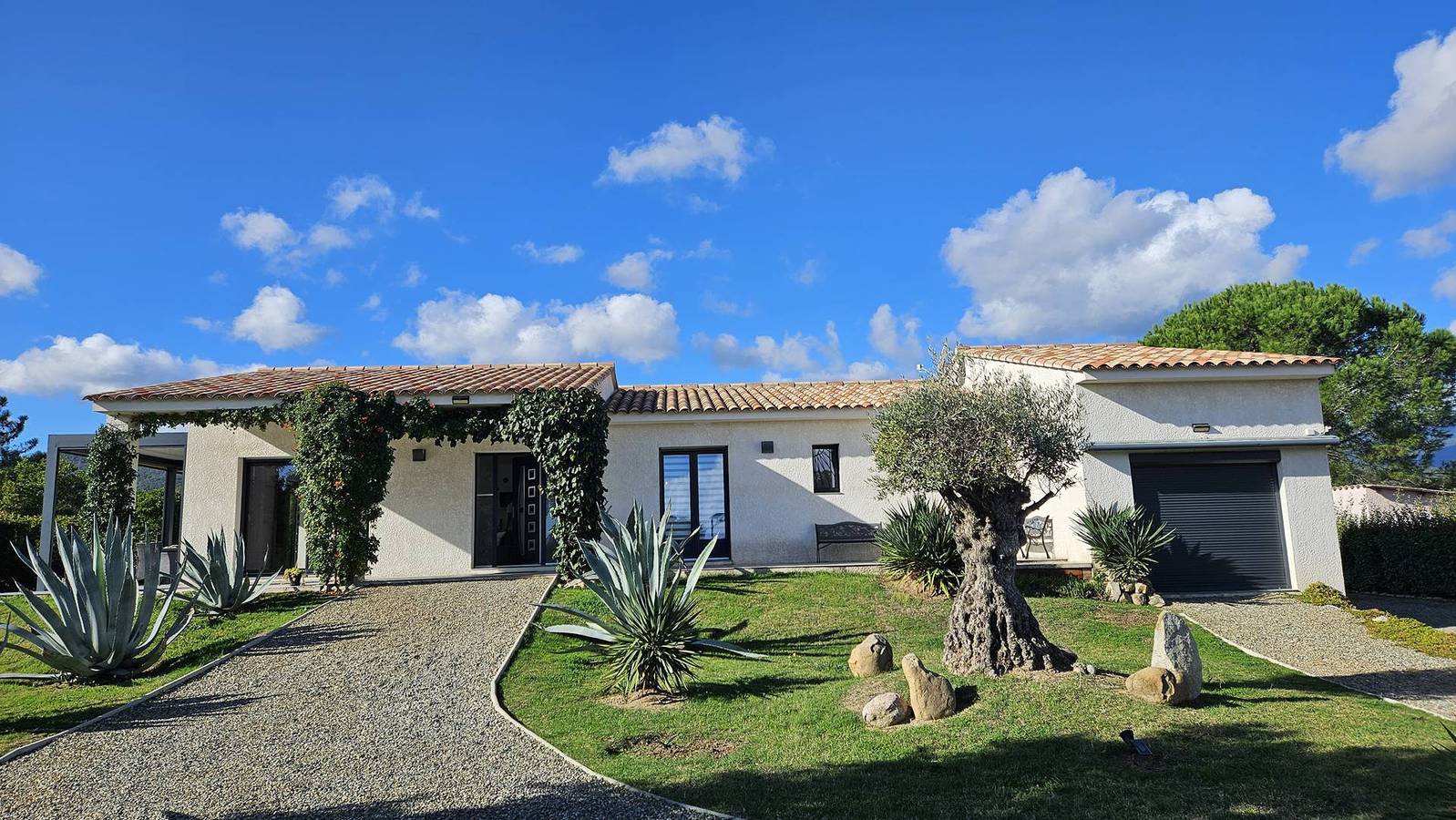 Villa per 6 persone con piscina in Solaro, Corte e dintorni