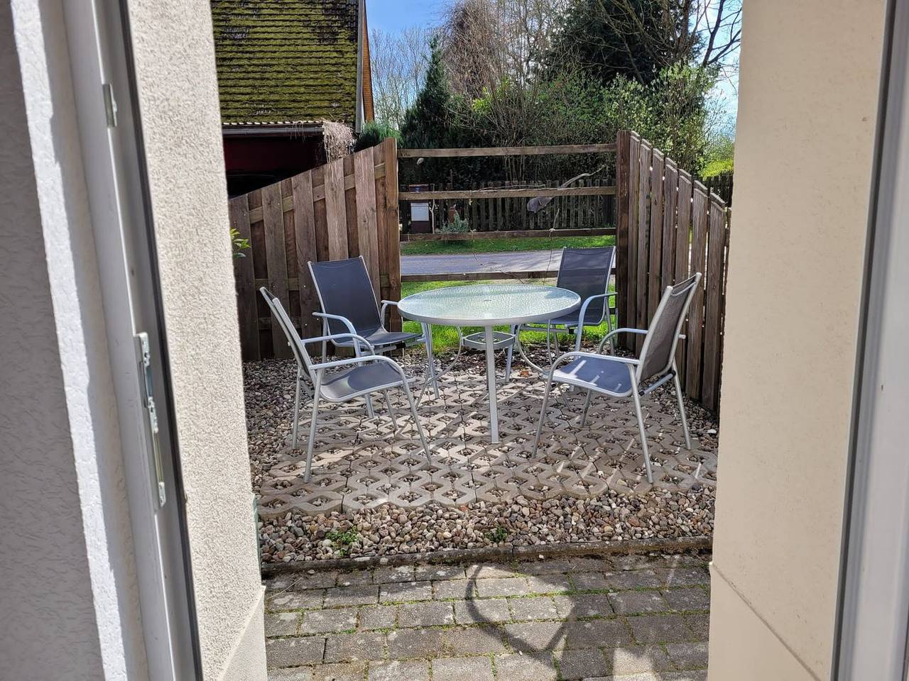 Ganze Wohnung, Großzügige Wohnung mit Terrasse, Garten und Kamin in ruhiger Umgebung in Vollrathsruhe, Mecklenburgische Seenplatte