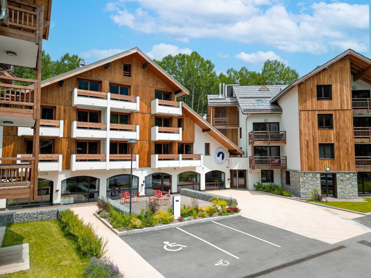 Entire apartment, Apartment in Serre-Chevalier near Ski Slopes in Saint-Chaffrey, Serre Chevalier