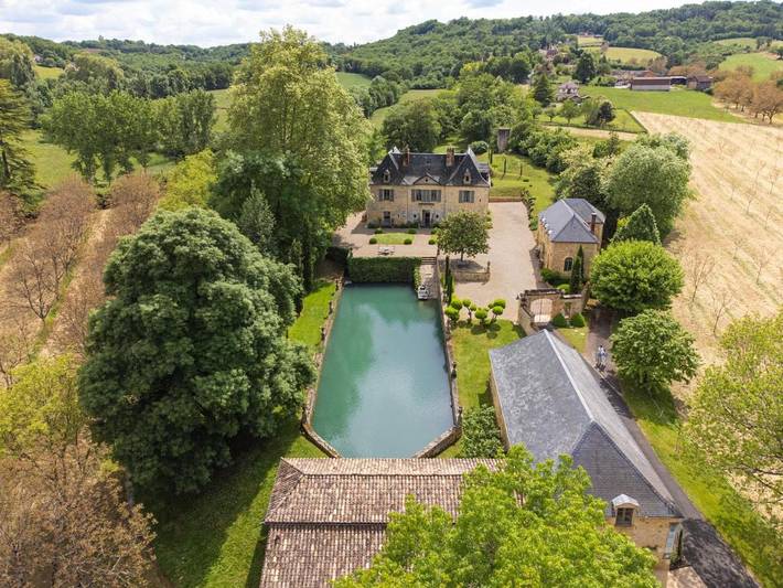 Location de vacances pour 6 personnes, avec vue sur le lac et piscine ainsi que vue et jardin à Cénac-et-Saint-Julien - 2
