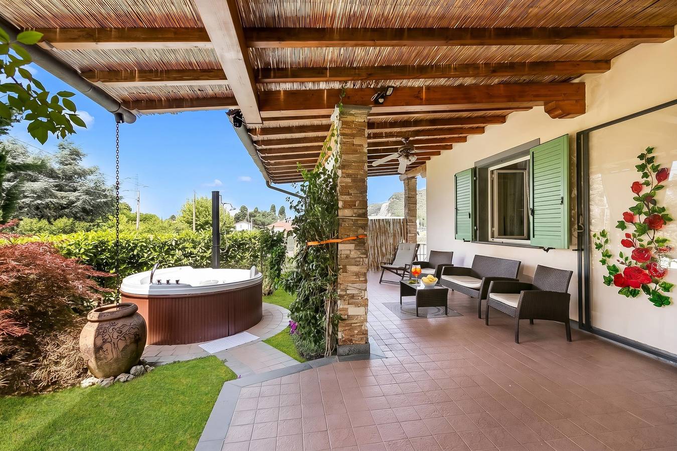 Villa Clara with Outdoor Jacuzzi few km from the Sea in Strettoia, Pietrasanta