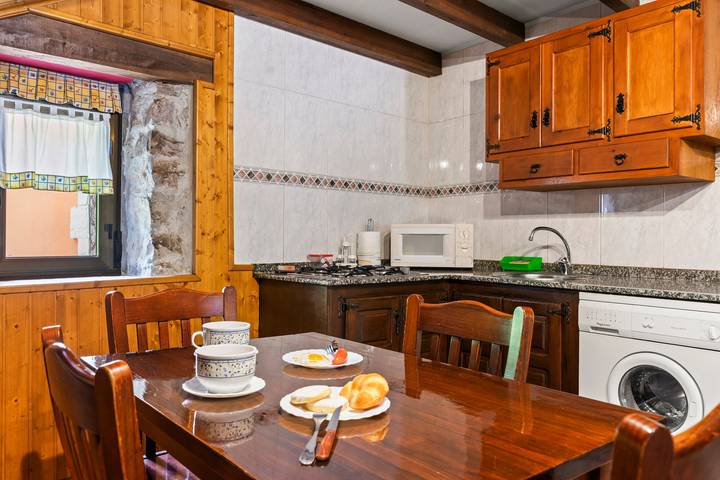 Apartamento 'Lorences A' con vistas a la montaña in Somiedo, Cordillera Cantábrica