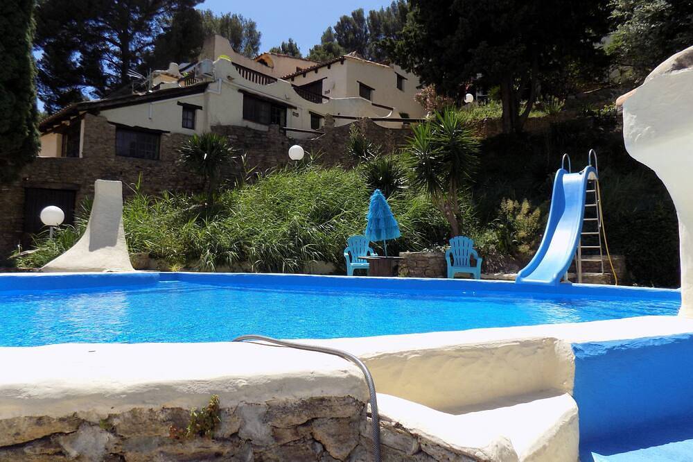 Cottage for 4 p. The heart of Provence. 3 km from Istres\nwaterfront location ! in Istres, Istres region
