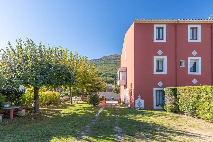Casa de vacaciones para 6 personas, con jardín en Garrotxa