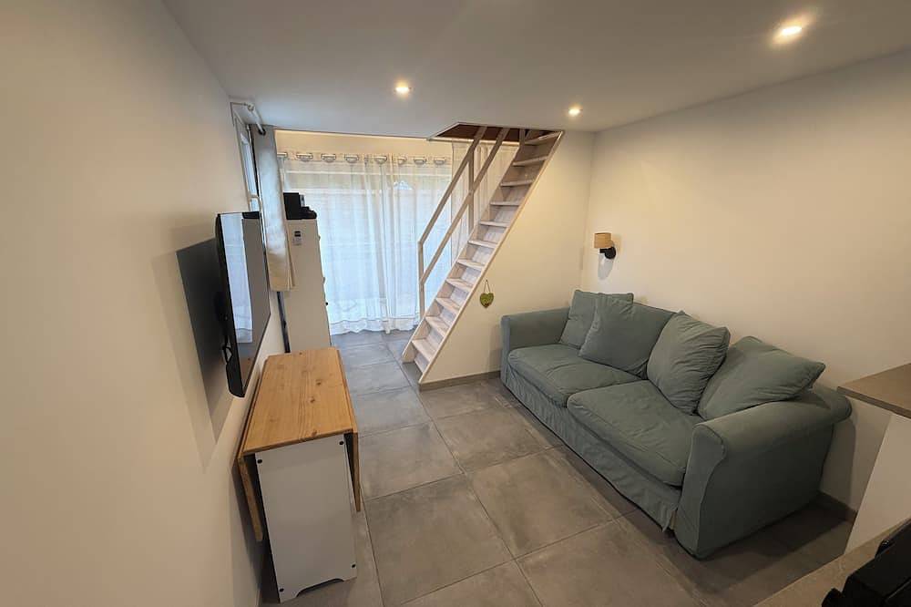 Appartement entier, Studio au calme in Aspremont, Côte méditerranéenne (France)