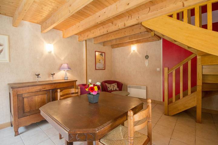Gîte pour 2 personnes, avec Terrasse ainsi que Jardin et Piscine à Crach - 3