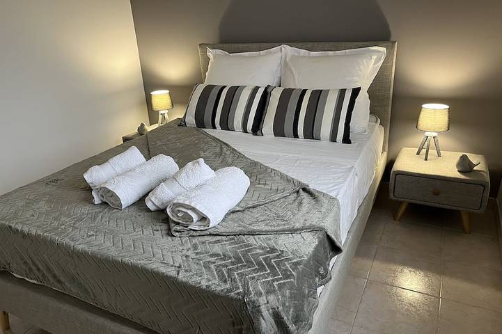 Golf de Pont Royal Villa air-conditioned 3 bedrooms Heated swimming pool Parking Garage in Mallemort, Region de Arles
