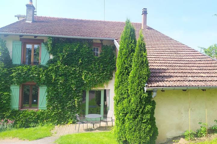 Location de vacances pour 5 personnes, avec Terrasse à Ménil-de-Senones