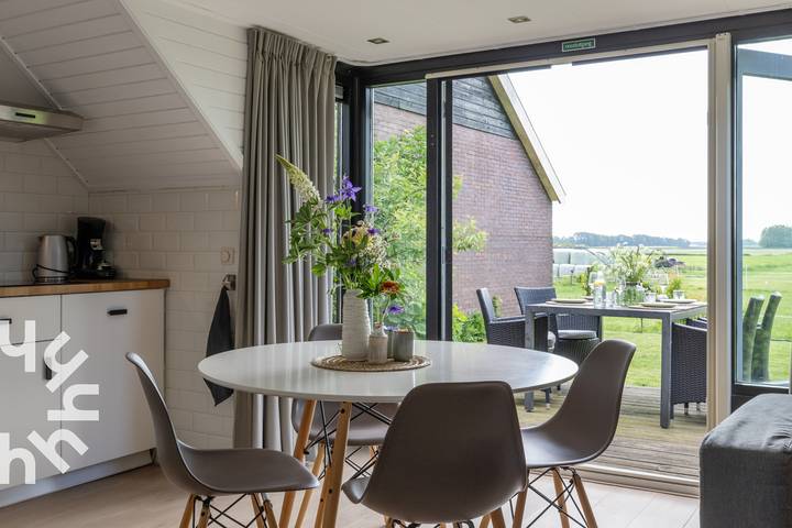 Schönes 4-Personen-Ferienhaus mit Panoramablick in Wanneperveen bei Giethoorn in Nationalpark Weerribben-Wieden