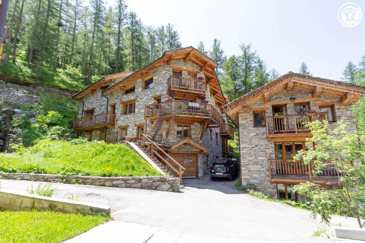 Gîte pour 4 personnes, avec terrasse à Val-d'Isère - 2