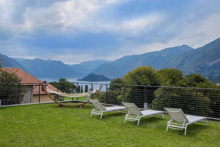 Chambre d’hôte pour 3 personnes, avec Balcon et Terrasse ainsi que Jardin et Piscine à Bellagio