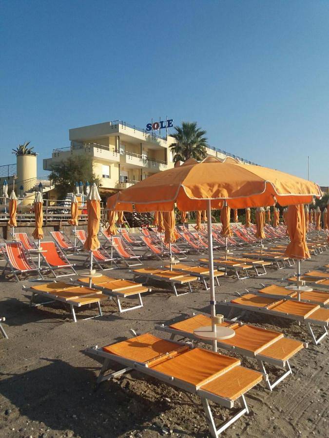 Vakantiewoning voor 4 personen, with tuin and whirlpool as well as zwembad in Albenga
