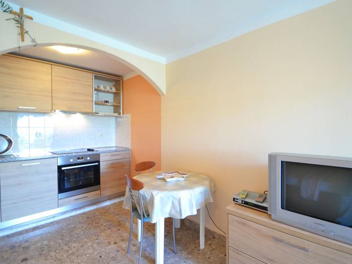 Ferienwohnung für 2 Personen, mit Terrasse und Garten in Maslenica - 3