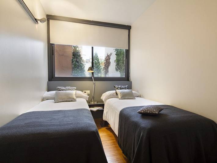 Apartamento vacacional entero, Duplex con gran terraza cerca de la Sagrada familia in Distrito de Sarrià-Sant Gervasi, Barcelona