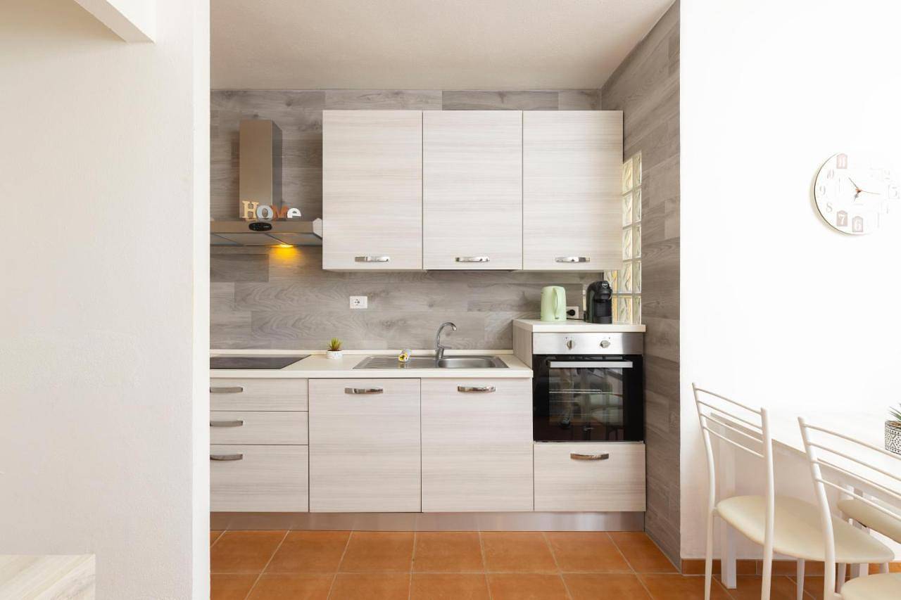Apartment with Balcony in Lu Fraili di Sopra, San Teodoro