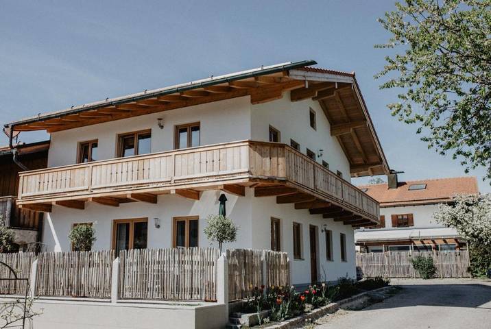 Ferienwohnung für 4 Personen, mit Terrasse und Ausblick in Rohrdorf