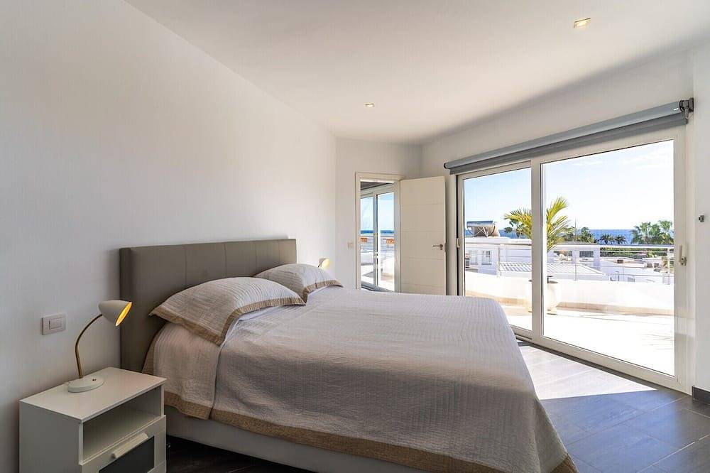 Calero Sails by Buenavilla | Experience luxury living in this 4-bed villa in Puerto Calero, Yaiza
