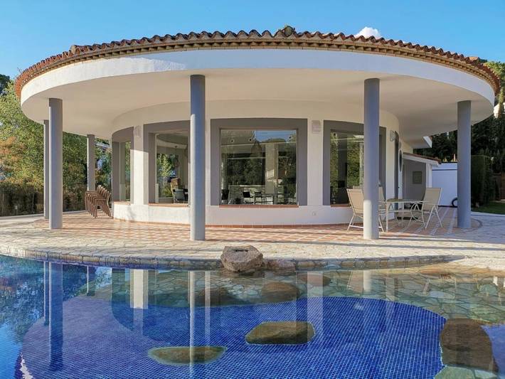 Vakantiehuis voor 12 personen, with Terras and Tuin as well as Zwembad and Uitzicht op het meer in Cordoba