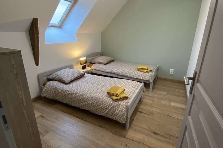 Location de vacances pour 8 personnes, avec terrasse et jardin à Saint-Pierre-de-Plesguen - 4