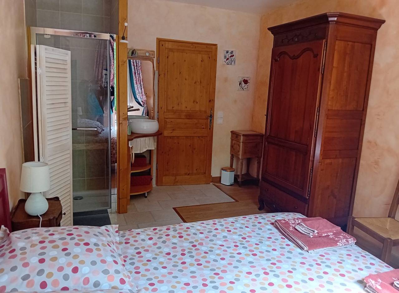 Chambre d'hôtes 4 personnes - Chambre 1 et 2 in Couffy, Région de Romorantin-Lanthenay