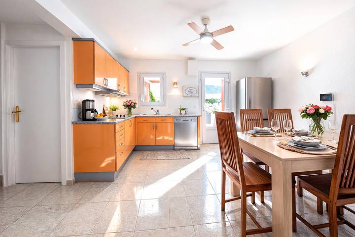 Chalet für 6 Personen, mit Terrasse und Garten, mit Haustier in Roses - 4