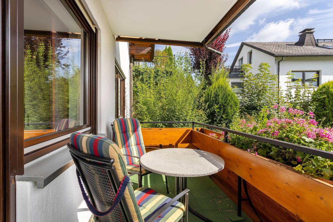 Ganze Wohnung, Haus Schönblick - "Appartment 9" mit Bergblick, Balkon und Wi-Fi in Willingen, die Mittelgebirge