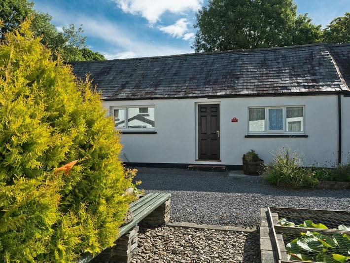 Cottage for 2 people, with garden and terrace in Carmarthenshire