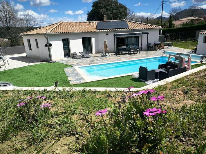 Chalet para 5 personas, con vistas además de piscina y terraza - 1