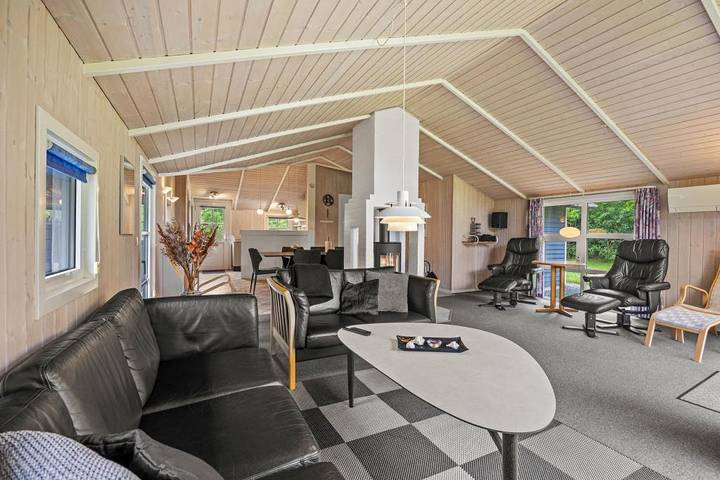 Tolles Whirlpoolhaus mit Platz für die ganze Familie in Nørre Nebel, Varde