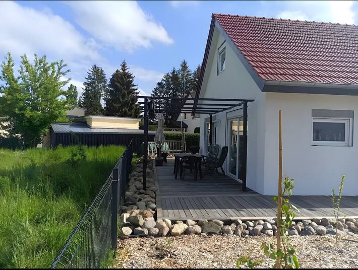 Vakantiehuis 'Ferienhaus Schw Agnes' met uitzicht op het meer, privéterras en wifi in Warin, Nordwestmecklenburg (Wismar en omgeving)