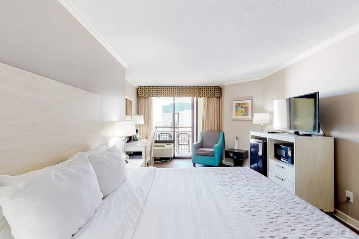 Holiday rental for 2 people, with balcony and pool as well as hot tub, with pets by Myrtle Beach