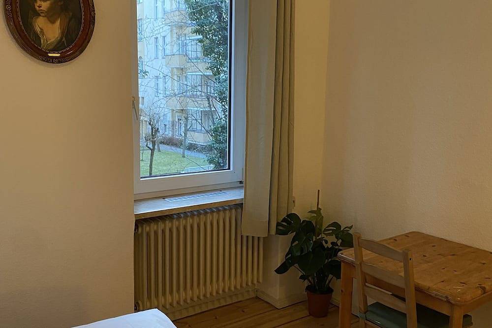 Ganze Wohnung, Private apartment in Berlin's most central district next to the river Spree in Moabit Berlin, Berlin
