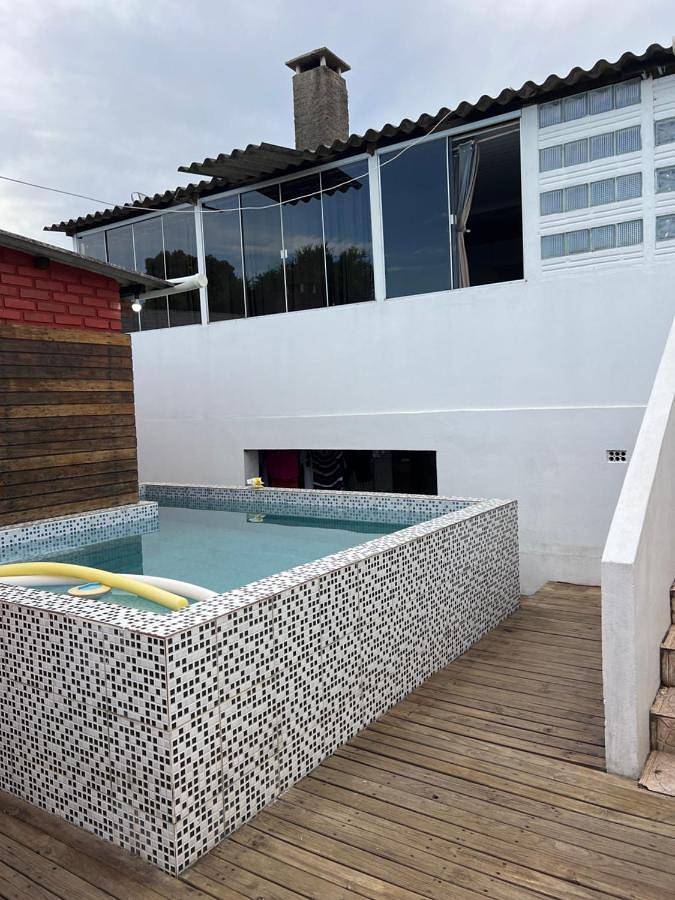 Ferienhaus für 6 Personen, mit Ausblick und Balkon sowie Pool - 1
