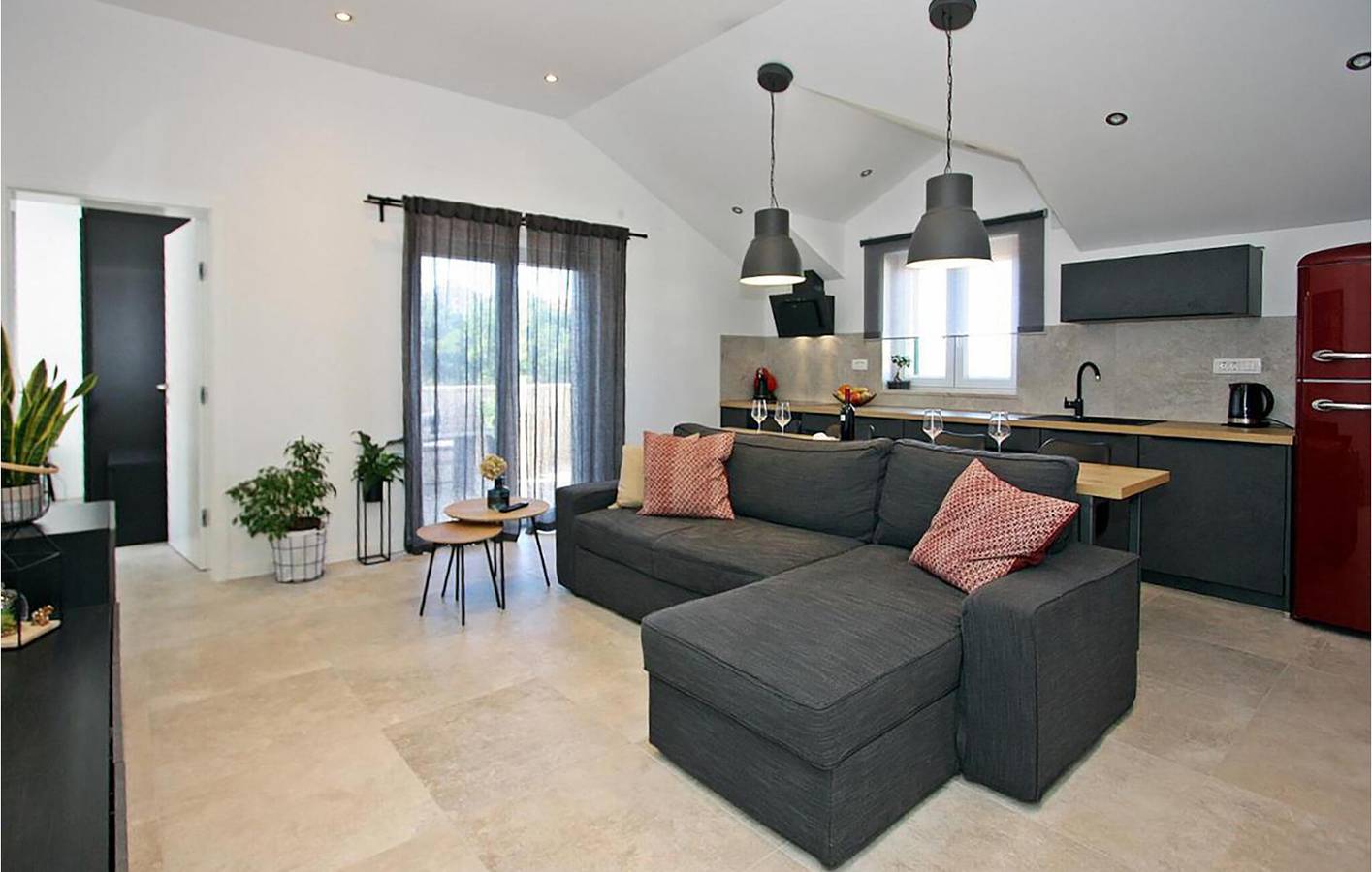 Ganze Ferienwohnung, Gemütliches Apartment mit Meerblick, WLAN, Klimaanlage und Terrasse in Strandnähe in Supetar, Brac