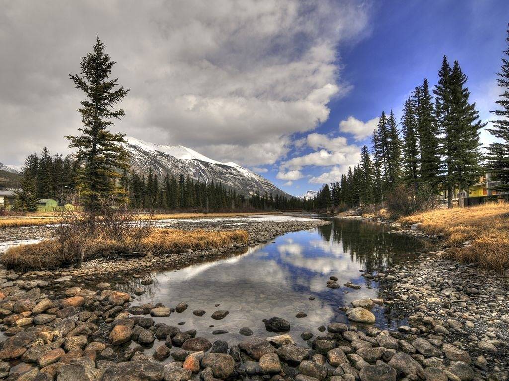Ganze Wohnung, Copperstone 2Br in den kanadischen Rocky Mountains - hundefreundlicher, geteilter Whirlpool in Canmore, Banff-Nationalpark
