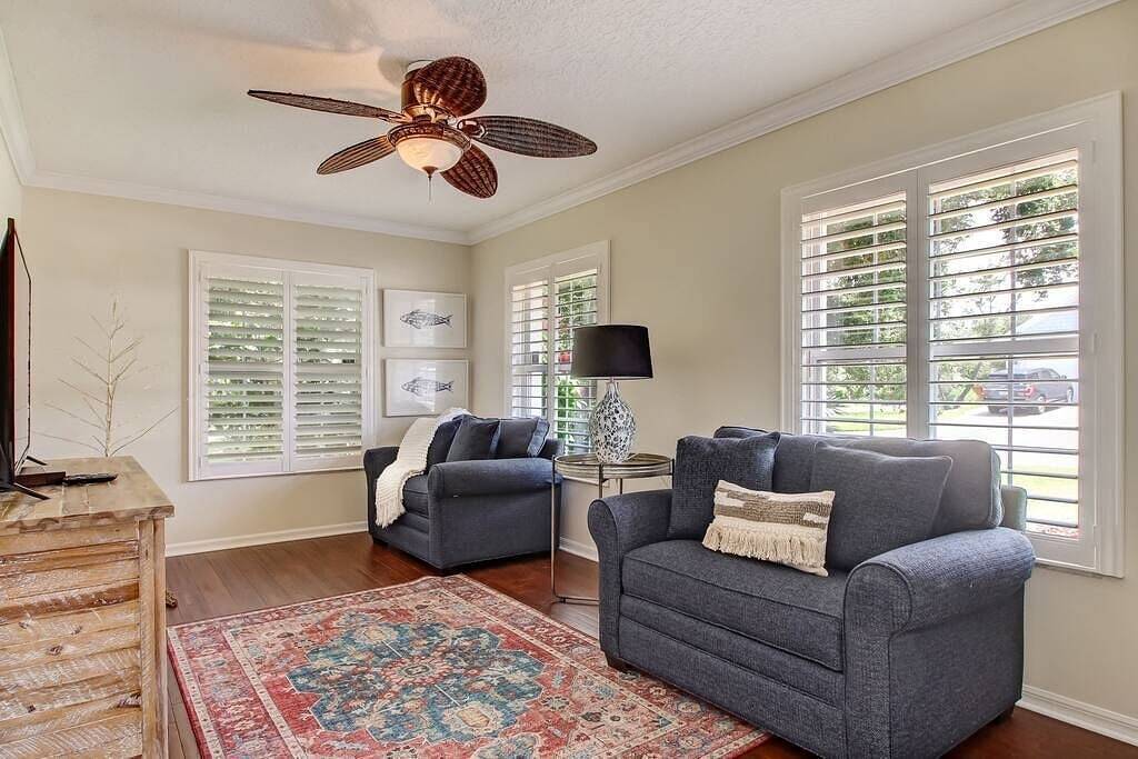 Coastal Classy | 5-min walk to quiet beach in Vilano Beach, St. Johns County