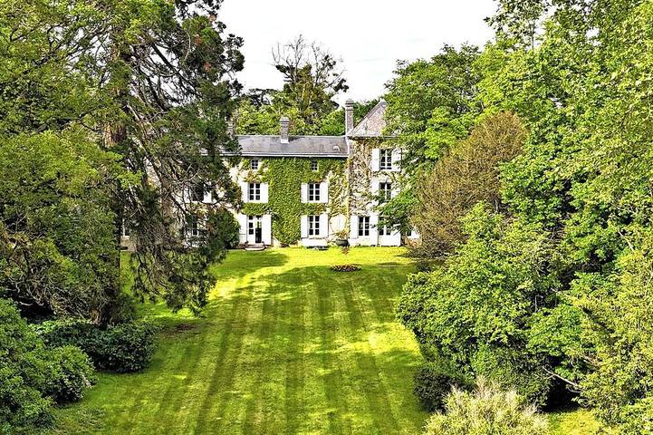 Location de vacances pour 15 personnes, avec jardin à Clussais-la-Pommeraie