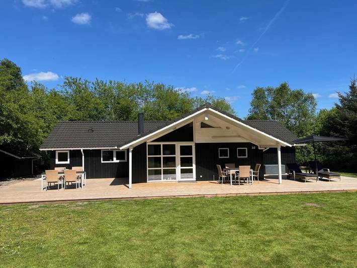 Ferienhaus für 10 Personen, mit Terrasse und Sauna in Jegum