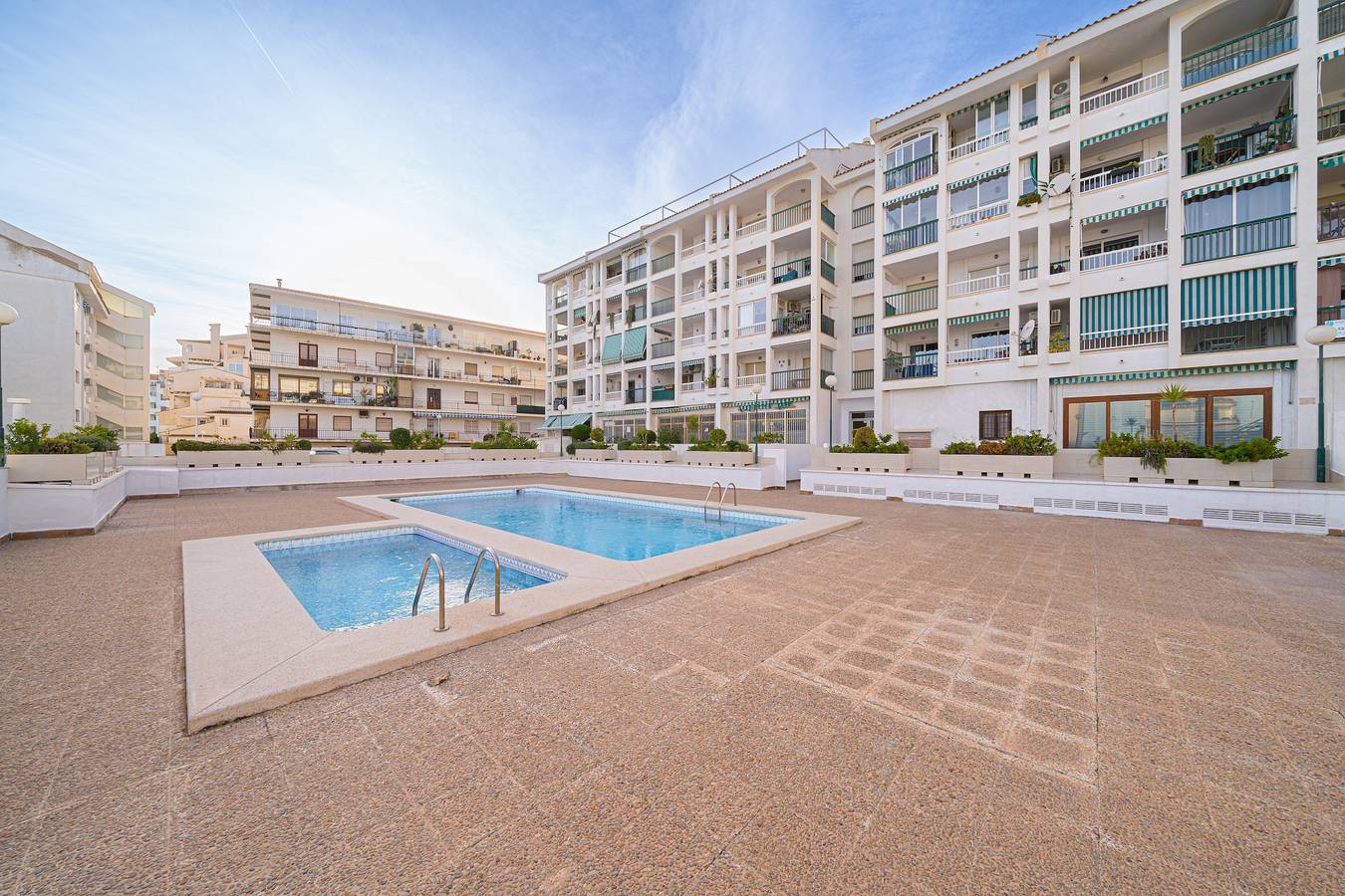 Apartamento entero, Apartamento "Casa Altea-Mar" cerca de la playa con piscina compartida y Wi-Fi in Altea pueblo, Altea