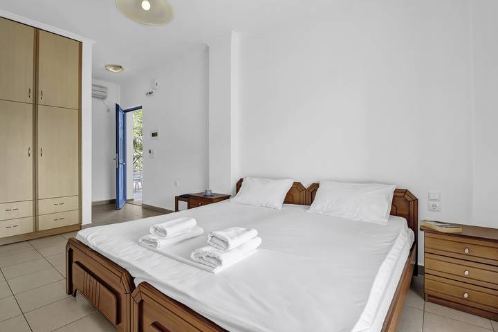 Gîte pour 2 personnes, avec balcon et jardin à Leucade - 4