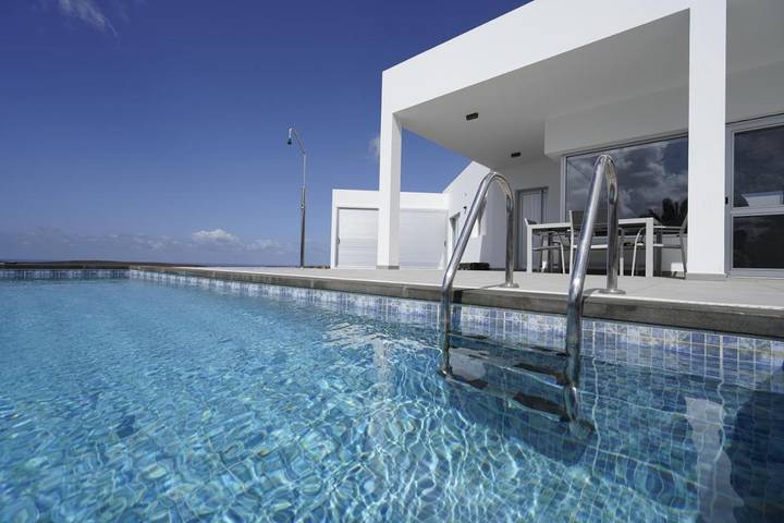 Casa rural para 4 personas, con vistas además de piscina y jardín en La Oliva - 3