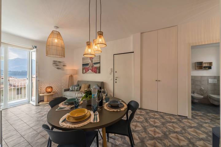 Ganze Wohnung, Apartment Casa Royale Appartamento Acqua mit Wlan, Klimaanlage & Balkon in Lierna, Westliche Bergamo-Alpen