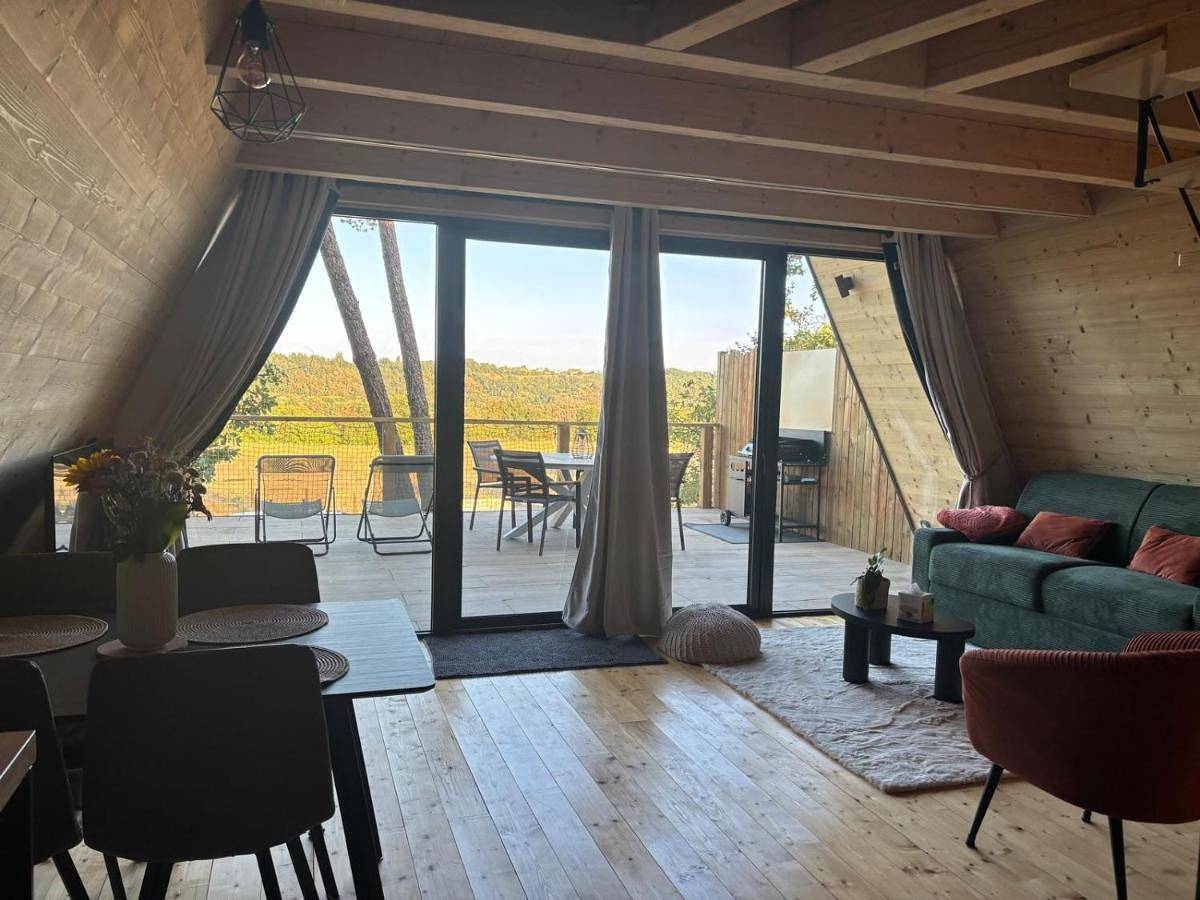 Appartement entier, Two-Bedroom Apartment in Bathernay, Région de Valence